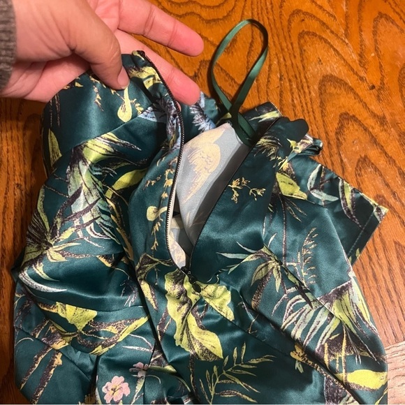 Revolve Superdown Women's Frankie Tropical Birds Romper Sz S Relaxed Fit - Picture 14 of 16